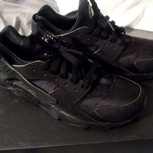 Men_NIKE_HURICAINE_SIZE 8